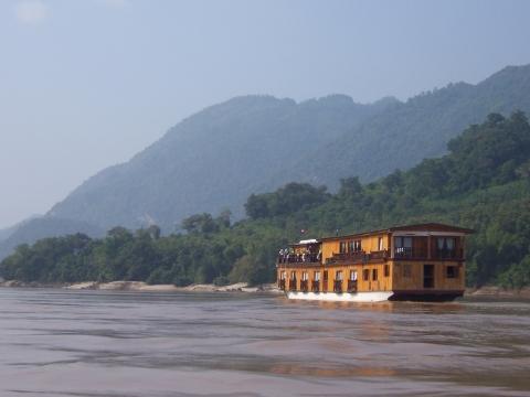 - (Reisezeit, Fluss, Mekong)