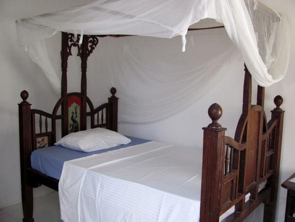 Himmelbett im Kiponda-Hotel - (Hotel, Strand, Ausflug)