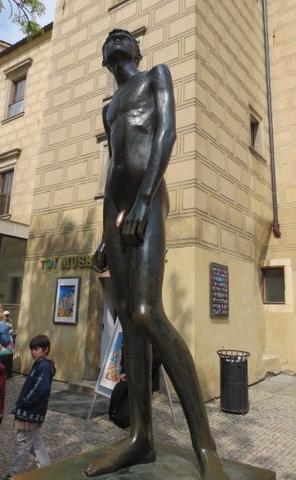 Statue am Ausgang - (Prag, Tschechische Republik, Eintritt)
