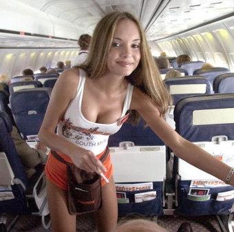 - (Fluggesellschaft, Stewardess in Bikini, wahr oder falsch)