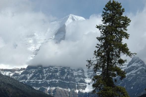  Der Mount Robson, höchster Berg der Rockies - (Kanada, Straßenverhältnisse im Oktober)