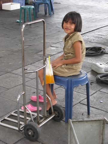 - (Thailand, Bangkok, alleine)