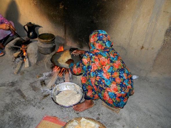 Kaffee und Brot für die Gäste - (Tourismus, Oman, Arabien)