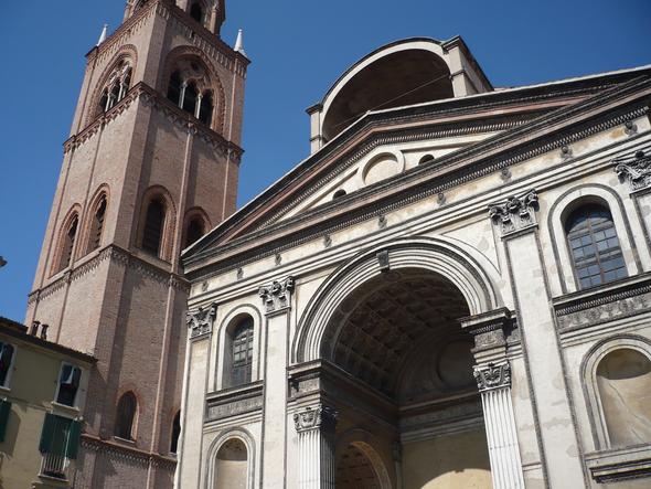 Der Eingang zur Basilica Sant Andrea - (Europa, Italien, Sehenswürdigkeiten)