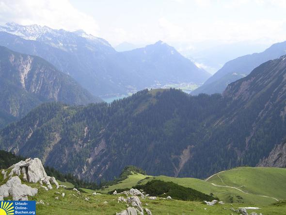 Aufstieg Richtung Seewaldhütte - Blick auf den Achensee - (Wanderurlaub karwendel, wanderungen Pertisau, achensee urlaub)