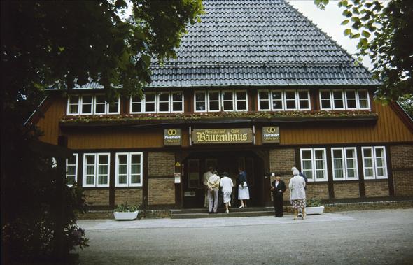 Rest. Bauernhaus im Volkspark - (Sehenswürdigkeiten, Hamburg, Sehenswertes)