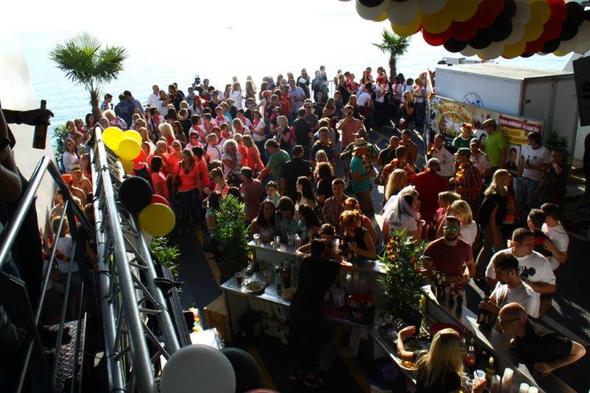 - (Deutschland, Bootsurlaub, Partyboot)