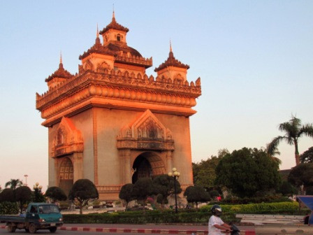 - (Vietnam, Kambodscha, Laos)