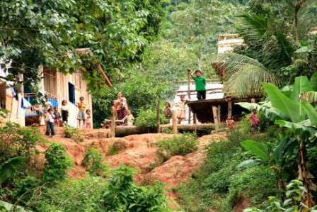 - (Vietnam, Kambodscha, Laos)