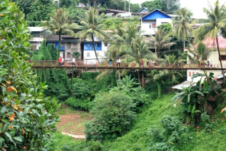 - (Vietnam, Kambodscha, Laos)