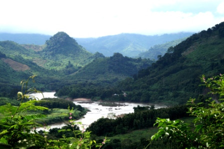 - (Vietnam, Kambodscha, Laos)
