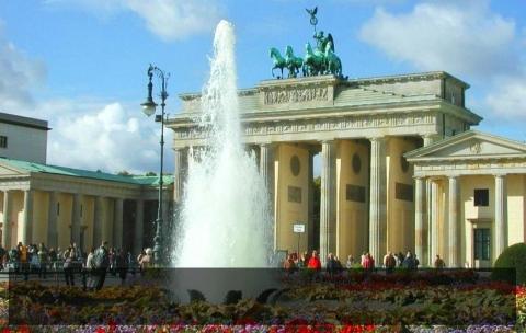 - (Reise, Städtereise, Pauschalreise)