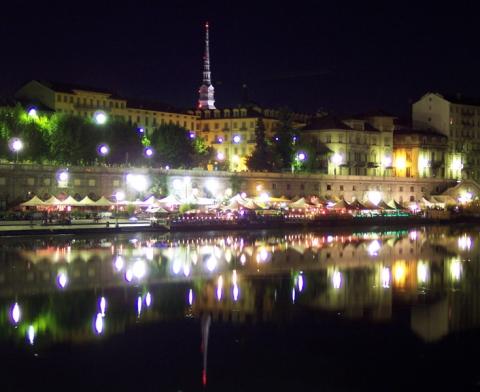  - (Italien, Nachtleben, Turin)