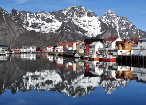 - (Reisezeit, Norwegen, Lofoten)