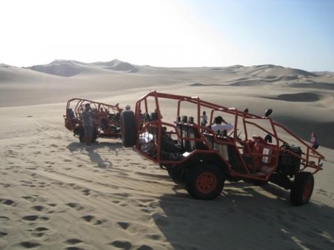 Die Wüstenbuggys in Huacachina, Peru - (Ägypten, Tunesien, Abenteuer)
