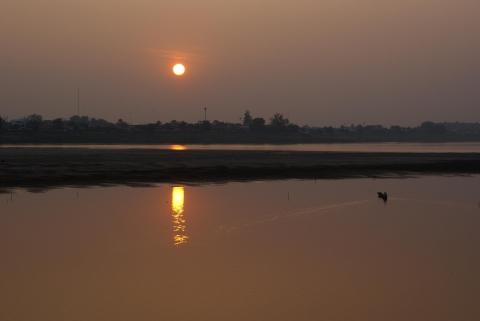 Sonnenuntergang am Mekong in Vientiane... - (Sehenswürdigkeiten, Laos, Top Ten)