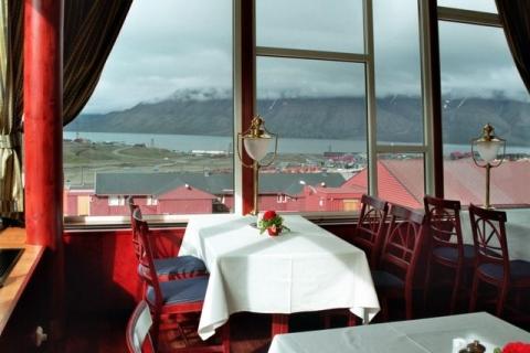 - (Norwegen, Tourismus, Spitzbergen)