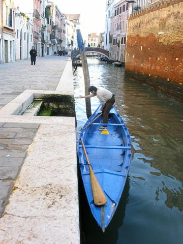 - (Venedig, Boot)